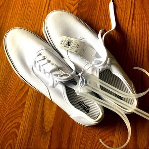 Mossimo shoe women’s 9 white blank canvas lace up sneaker